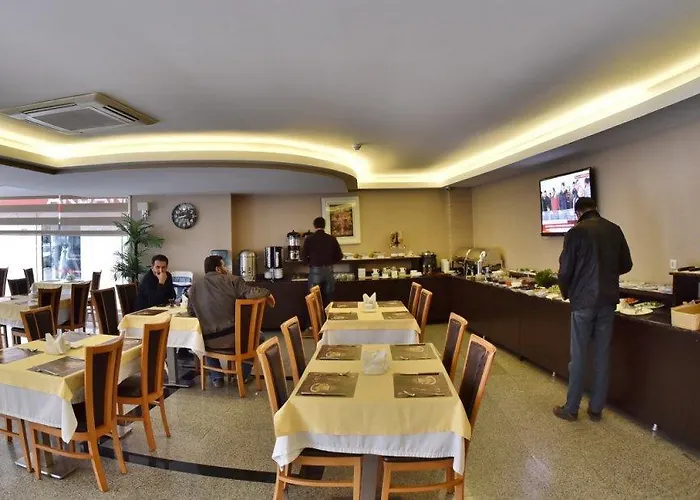 أضنة بارك فندق 3*